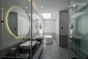 Khách sạn Trung Trầm