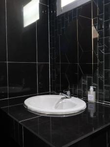 Skyzie nimman with airport pick up