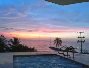 Luxury Apartment - Stunning Sea View