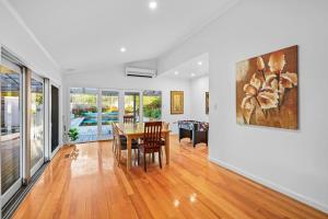 Elegant Luxury - Family Entertainer in Ringwood