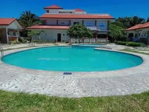 Robertos Resort - Nabas