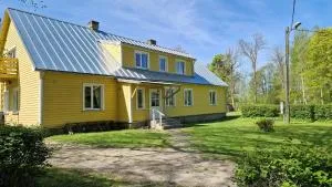 Püha Guesthouse - Eiste