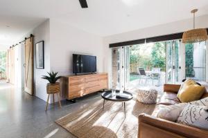 The Sunshine Bungalow Beautiful Noosa Home