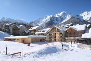 Appartement 2 Pièces 24 Personnes MAE-0981