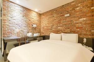 Phòng Tiêu Chuẩn Giường Đôi (Standard Double Room)