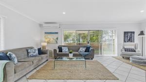 2 - 2 Cooloon St, Hawks Nest