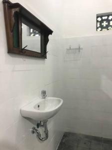 Vintage Room 1 in Joglo House By penggemarlawas