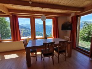 Chalet Mélèze in sonniger Lage mit schönem Ausblick , für 6 Personen