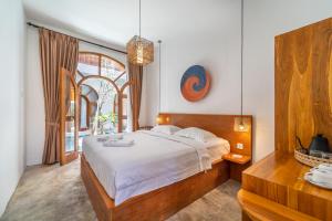 Phòng Có Giường Cỡ King Nhìn Ra Hồ Bơi (King Room with Pool View)