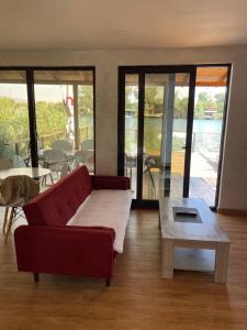 Lake River House Ada Bojana