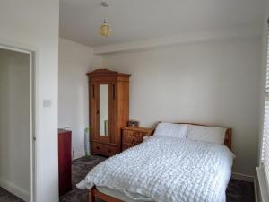 Cosy Coastal Stay Central Viking Bay Pass the Keys