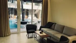 Waves By Jumbo Holidayz - Vaishet