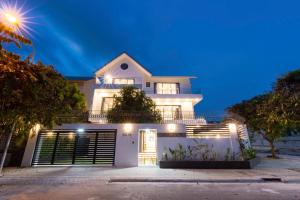 Ocean 7 BR Villa In Great Location - Free Karaoke Room