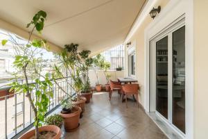 Family 2BR Apt By National Archaeological Museum