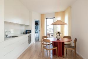 The Pier Penthouse by Daniel&Jacobs