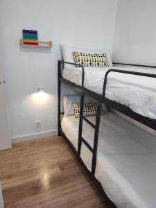 Apartamento entero con desayuno incluido y parking gratuito, a 3 km de playa con aire acondicionado