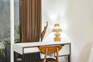 White Blue House - Private Room, Shared Pool and Kitchen - 4