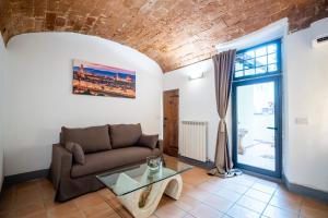 Central Station Apartment with Garden