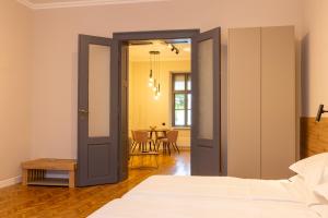 Bloom Downtown Suites