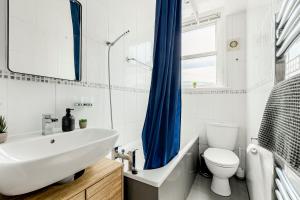 Cosy flat with free parking near London hotspots