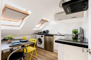 Cosy flat with free parking near London hotspots