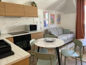 New fully equiped appartment with parking