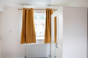 St Pauls Place With Garden And Parking