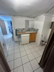 Maisons de vacances Charmant t2 dans une belle villa avec sa grande piscine : photos des chambres