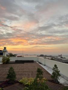 Sriracha Avenue Serviced Apartment