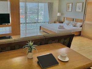 Sriracha Avenue Serviced Apartment