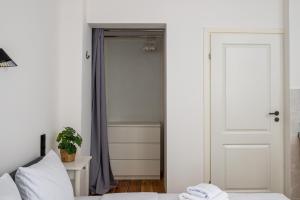 Hoża 35 City Centre Studios by BookingHost