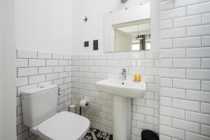 Hoża 35 City Centre Studios by BookingHost