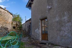 Maisons de vacances Gite Gite La Bastide 2/4 personnes a Sauveterre : photos des chambres
