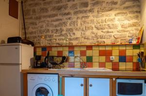 Maisons de vacances Gite Gite La Bastide 2/4 personnes a Sauveterre : photos des chambres