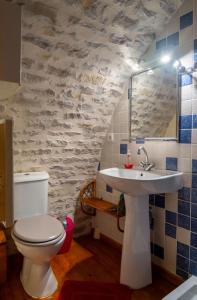 Maisons de vacances Gite Gite La Bastide 2/4 personnes a Sauveterre : photos des chambres