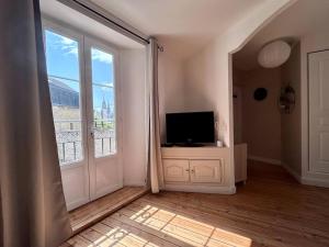 Le Cocon Bayeusain x Parking by Melrose