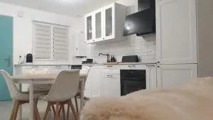 Chambre calme dans une maison neuve avec jardin - Larom