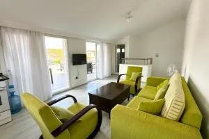 Deniz kenarinda tatil - Yenihisar