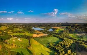 Gîte Fénil Dans Le Lot Avec Vue Panoramique - Bessonnies