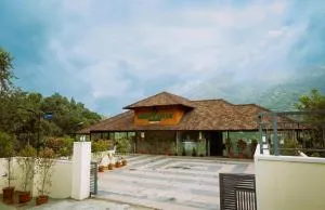 Misty Dale Luxury Resort & Spa - Anachal