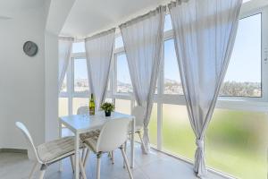 Rising Sun Apartments in complex Las Terrazas