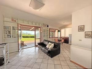 786 - Villa quadrilocale con giardino vista mare al Taunus- SPIAGGIA inclusa nel prezzo