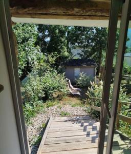 Appartements La grange, Appartement avec jardin et jacuzzi --Reservation & Supplement pour le jacuzzi-- : photos des chambres