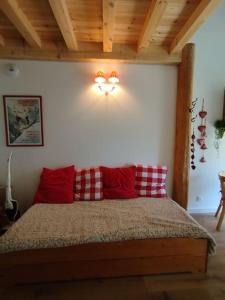 La grange, Appartement avec jardin et jacuzzi Réservation & Supplément pour le jacuzzi