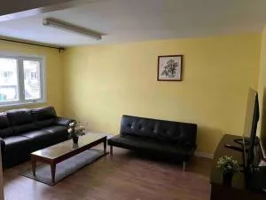 New renovated peaceful apartment with parking - LaSalle