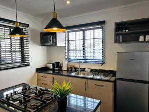 Hampton Collection Avenues - Cosy 2 Sleeper Studio Apartment