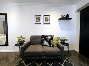 Hampton Collection Avenues - Cosy 2 Sleeper Studio Apartment