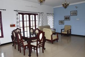 Elk Hill Palace