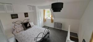 Charming Lincoln Cottage Family & Pet-Friendly