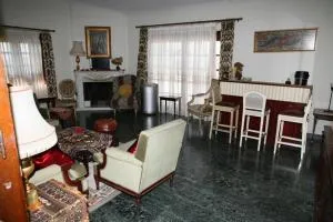 Cosy Villa - Pikérmion